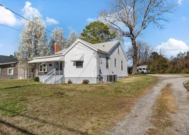 Property at 1721 Raleigh Rd, Henderson, NC 27536, 2 beds, 1 bath