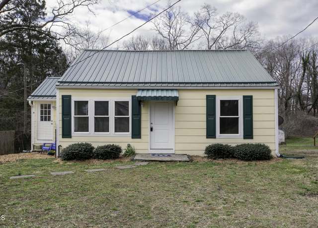 Property at 510 Short St W, Hillsborough, NC 27278, 2 beds, 1 bath