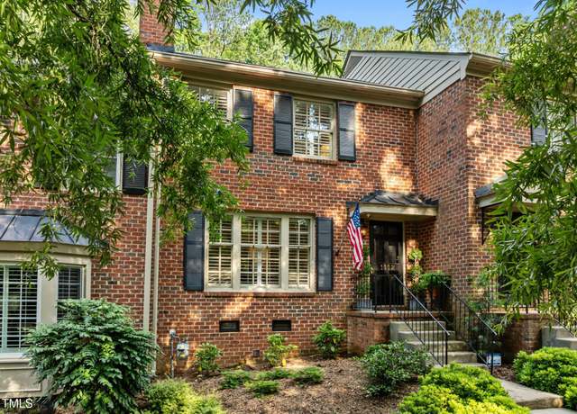 Property at 1112 Blenheim Dr, Raleigh, NC 27612, 2 beds, 2.5 baths