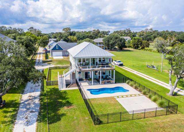 Property at 474 Andrews Rd, Hampstead, NC 28443, 4 beds, 4 baths