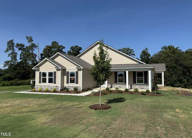 Property at 28 Hagood St, Smithfield, NC 27577, 3 beds, 2.5 baths