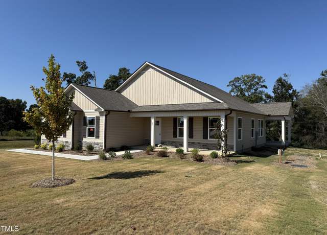 Property at 28 Hagood St, Smithfield, NC 27577, 3 beds, 2.5 baths