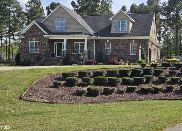 Property at 1655 Kingfisher Ct, Nashville, NC 27856, 4 beds, 3 baths