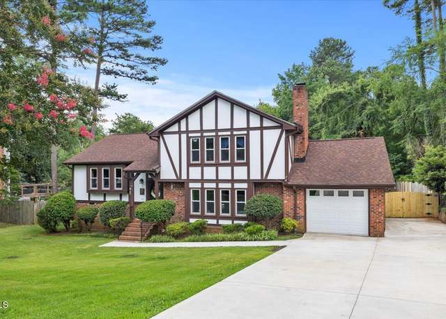 Property at 2020 Port Royal Rd, Raleigh, NC 27609, 4 beds, 3 baths