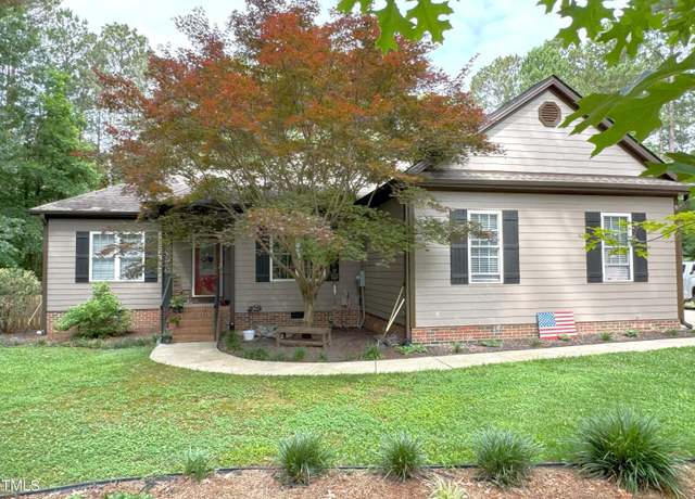 Property at 105 Perry Ln, Zebulon, NC 27597, 3 beds, 2.5 baths