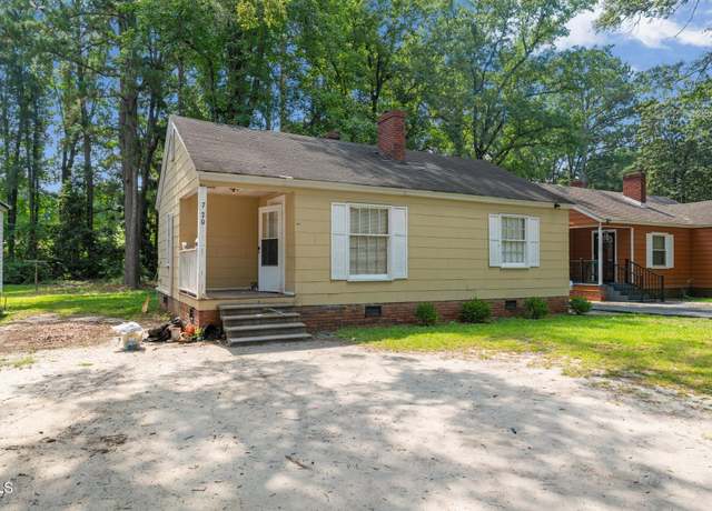 Property at 720 Spruce St, Laurinburg, NC 28352, 2 beds, 1 bath