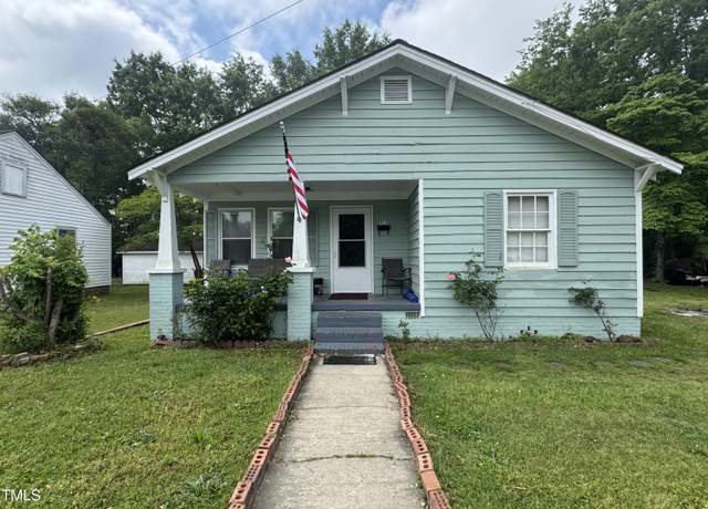 Property at 514 E Lee St, Smithfield, NC 27577, 3 beds, 1 bath