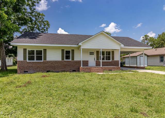 Property at 204 Mercer Ct, Goldsboro, NC 27530, 3 beds, 2 baths
