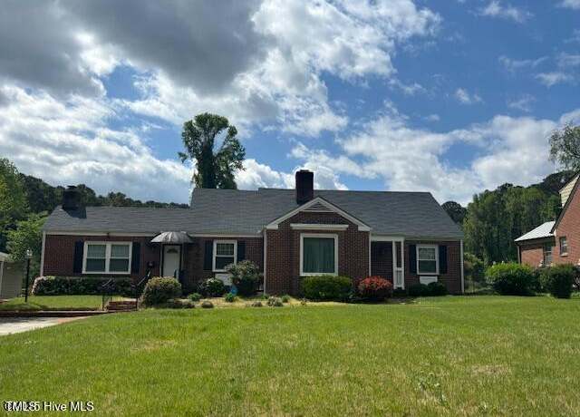 Property at 615 Trinity Dr W, Wilson, NC 27893, 2 beds, 3 baths