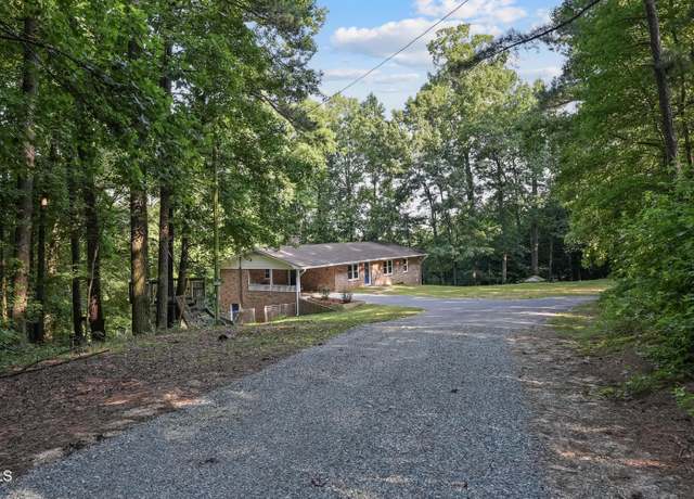Property at 3863 Avents Ferry Rd, Sanford, NC 27330, 4 beds, 3 baths