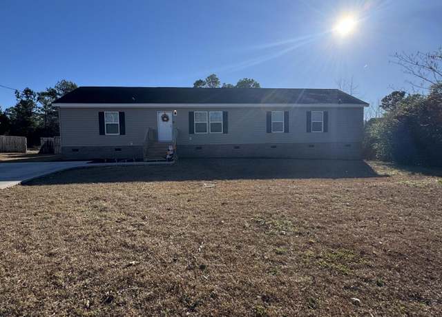 Property at 174 Sanders Dr, Hubert, NC 28539, 3 beds, 2 baths
