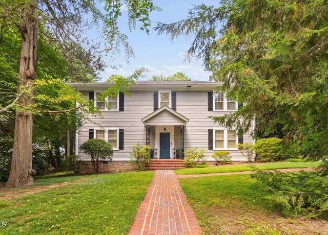 Property at 212 W University Dr, Chapel Hill, NC 27516, 4 beds, 3 baths