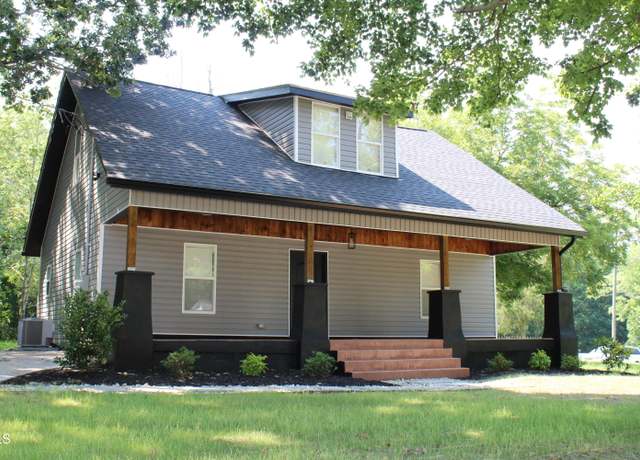 Property at 405 Sycamore St, Oxford, NC 27565, 3 beds, 2.5 baths