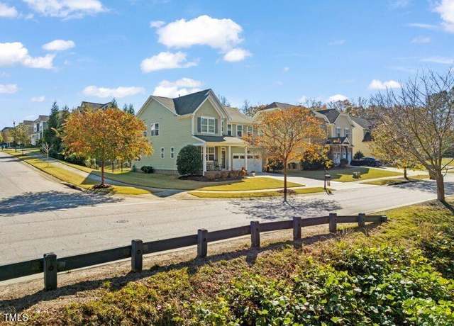 Property at 901 Lemongrass Ln, Wake Forest, NC 27587, 5 beds, 3 baths