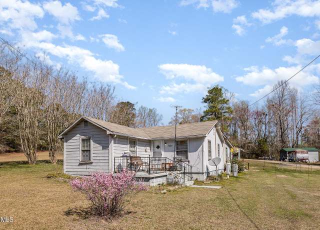 Property at 7534 Overhills Rd, Spring Lake, NC 28390, 2 beds, 1 bath