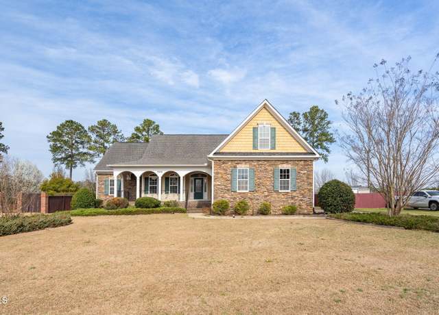 Property at 7213 Mariners Landing Dr, Fayetteville, NC 28306, 3 beds, 2 baths