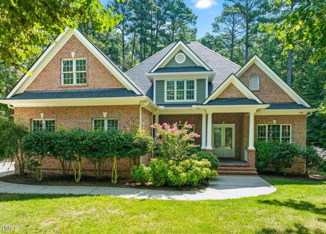 Property at 125 Colfax Dr, Chapel Hill, NC 27516, 5 beds, 4 baths