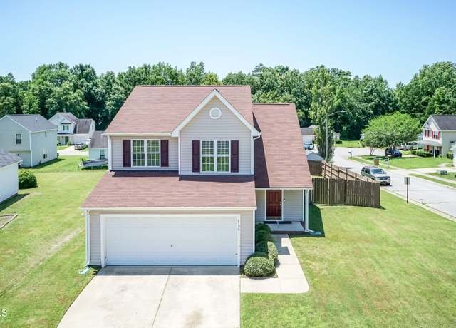 Property at 4125 Scofield Dr, Raleigh, NC 27610, 4 beds, 2.5 baths