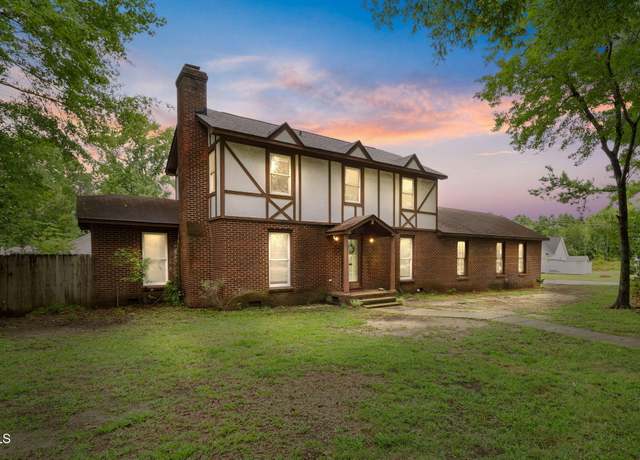 Property at 200 Cedarwood Dr, Erwin, NC 28339, 3 beds, 2.5 baths