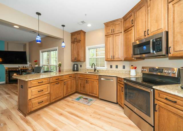 Property at 1114 Glenolden Ct, Cary, NC 27513, 2 beds, 2 baths