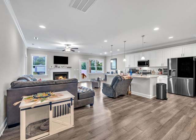 Property at 9 Little Sunshine Brk, Smithfield, NC 27577, 4 beds, 3 baths