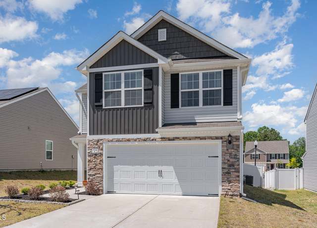 Property at 729 Little Patch St, Zebulon, NC 27597, 3 beds, 2.5 baths