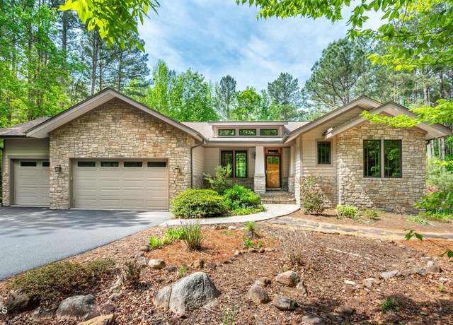 Property at 201 Summergate Cir, Chapel Hill, NC 27516, 3 beds, 2.5 baths
