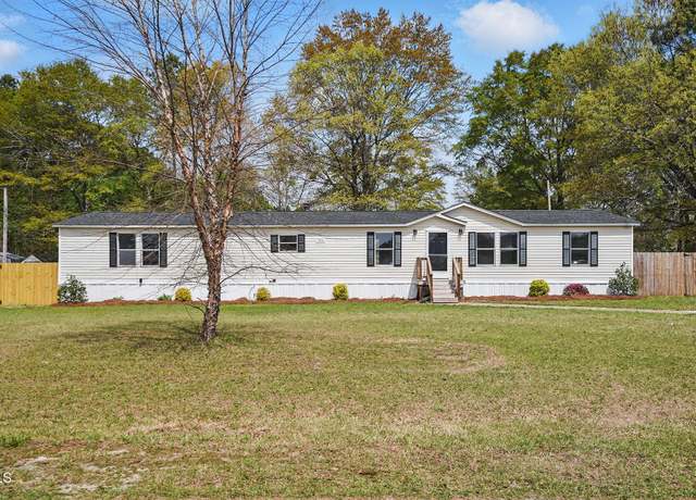 Property at 6204 Twiggs Ct, Hope Mills, NC 28348, 5 beds, 2 baths