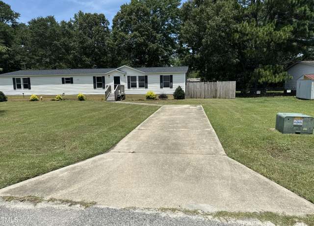 Property at 6204 Twiggs Ct, Hope Mills, NC 28348, 5 beds, 2 baths