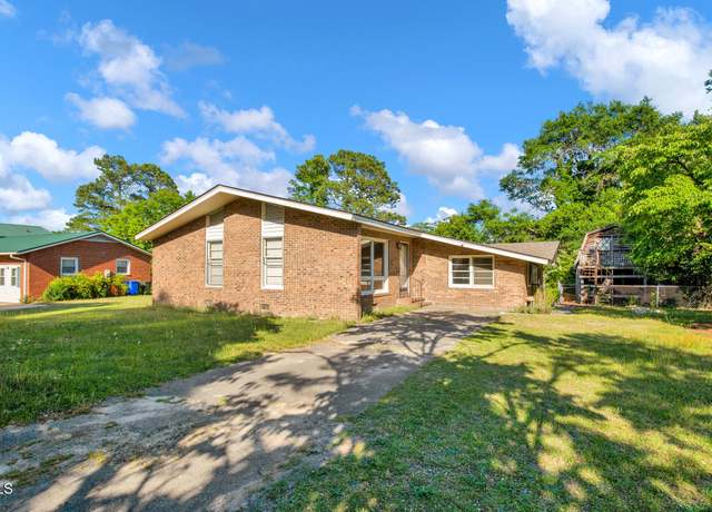 Property at 5830 Mcdougal Dr, Fayetteville, NC 28304, 3 beds, 2.5 baths