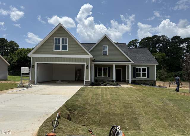 Property at 125 Tee Dr, Selma, NC 27576, 3 beds, 2 baths