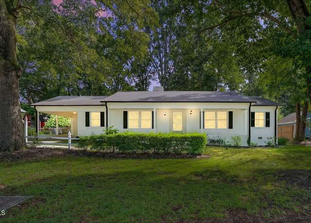 Property at 213 SE Maynard Rd, Cary, NC 27511, 3 beds, 2 baths