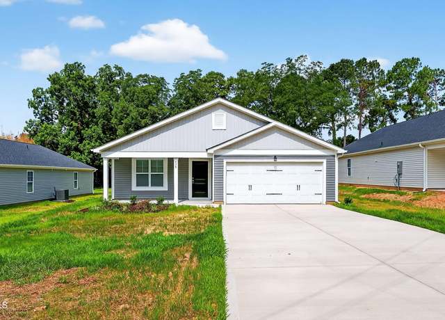 Property at 438 Windemere Dr, Fayetteville, NC 28314, 3 beds, 2 baths