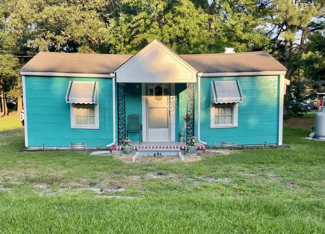 Property at 930 Rand St, Smithfield, NC 27577, 1 bed, 0.5 baths