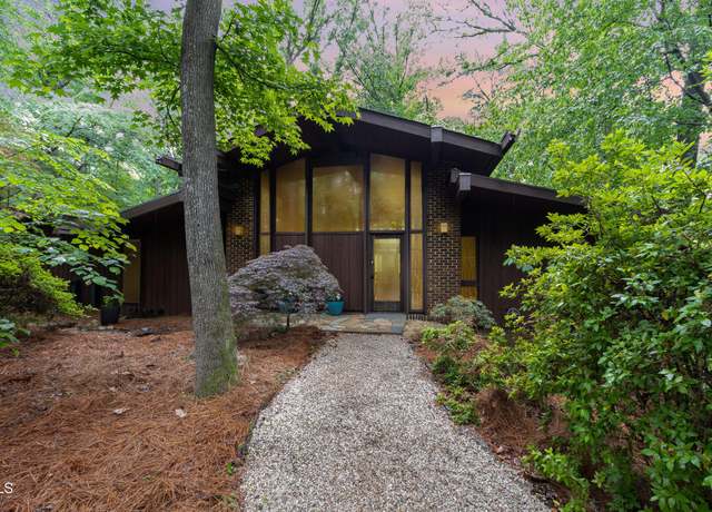 Property at 612 Greenwood Rd, Chapel Hill, NC 27514, 4 beds, 4.5 baths