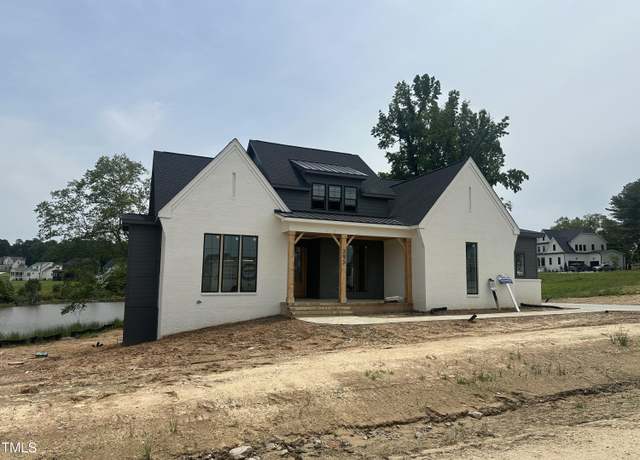 Property at 395 Meadow Walk Dr, Fuquay Varina, NC 27526, 4 beds, 4.5 baths