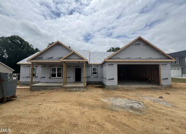 Property at 208 Creeks Edge Dr, Pikeville, NC 27863, 3 beds, 2 baths