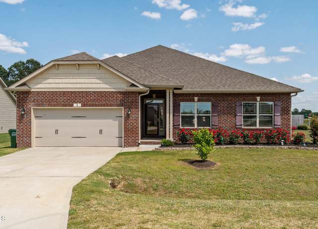 Property at 8 Pal Ct, Benson, NC 27504, 4 beds, 3 baths