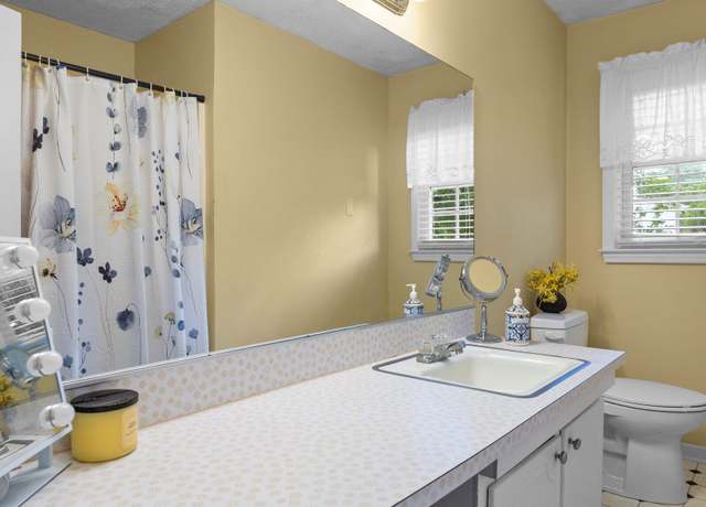 Property at 516 Ivey Rd, Graham, NC 27253, 3 beds, 1.5 baths