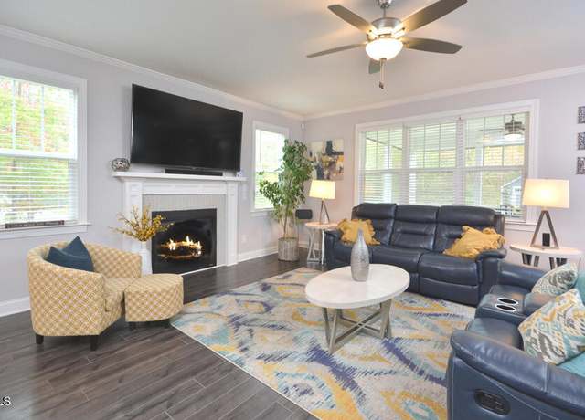 Property at 30 Willow Bend Dr, Youngsville, NC 27596, 4 beds, 3.5 baths