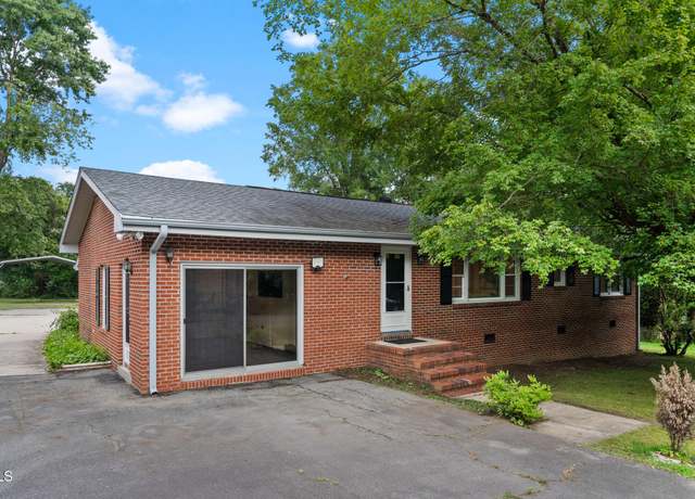 Property at 221 W Dale Dr, Oxford, NC 27565, 3 beds, 2 baths