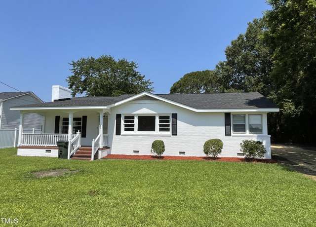 Property at 403 N Pine St, Princeton, NC 27569, 3 beds, 1 bath
