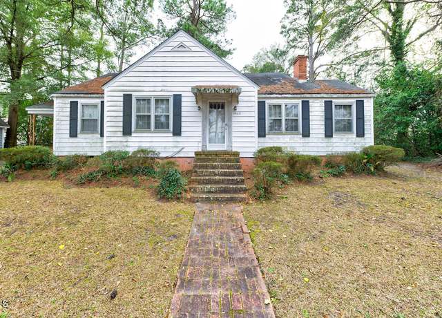 Property at 1905 Elvira St, Fayetteville, NC 28303, 3 beds, 1 bath