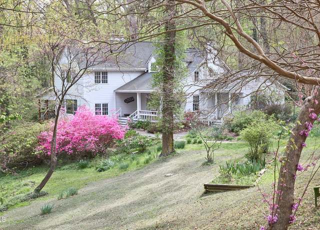 Property at 4 The Gln, Chapel Hill, NC 27514, 3 beds, 3 baths