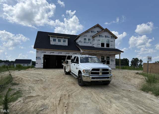 Property at 76 Tuskeegee Dr, Smithfield, NC 27577, 4 beds, 2.5 baths