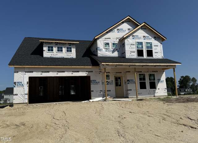 Property at 76 Tuskeegee Dr, Smithfield, NC 27577, 4 beds, 2.5 baths