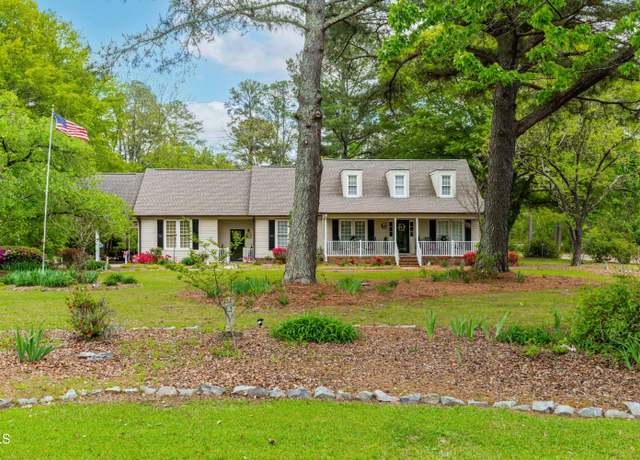 Property at 1741 W Blackman Rd, Dunn, NC 28334, 3 beds, 2.5 baths