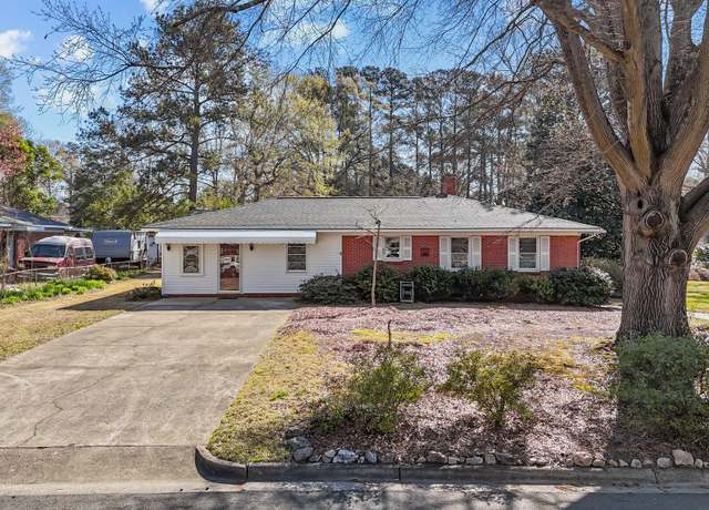 Property at 706 Forest Dr, Garner, NC 27529, 3 beds, 2.5 baths