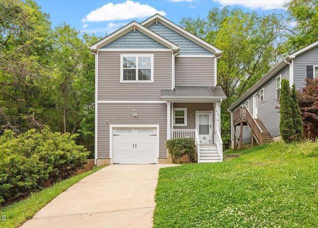 Property at 419 E East Hinton St, Clayton, NC 27520, 3 beds, 2.5 baths