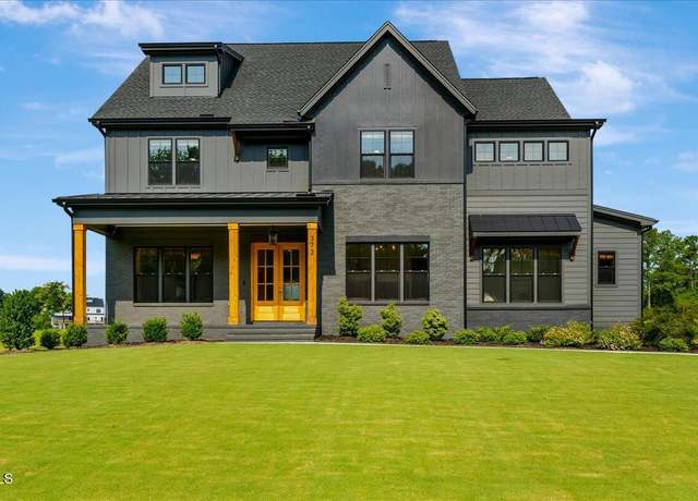 Property at 372 Meadow Walk Dr, Fuquay Varina, NC 27526, 4 beds, 4.5 baths